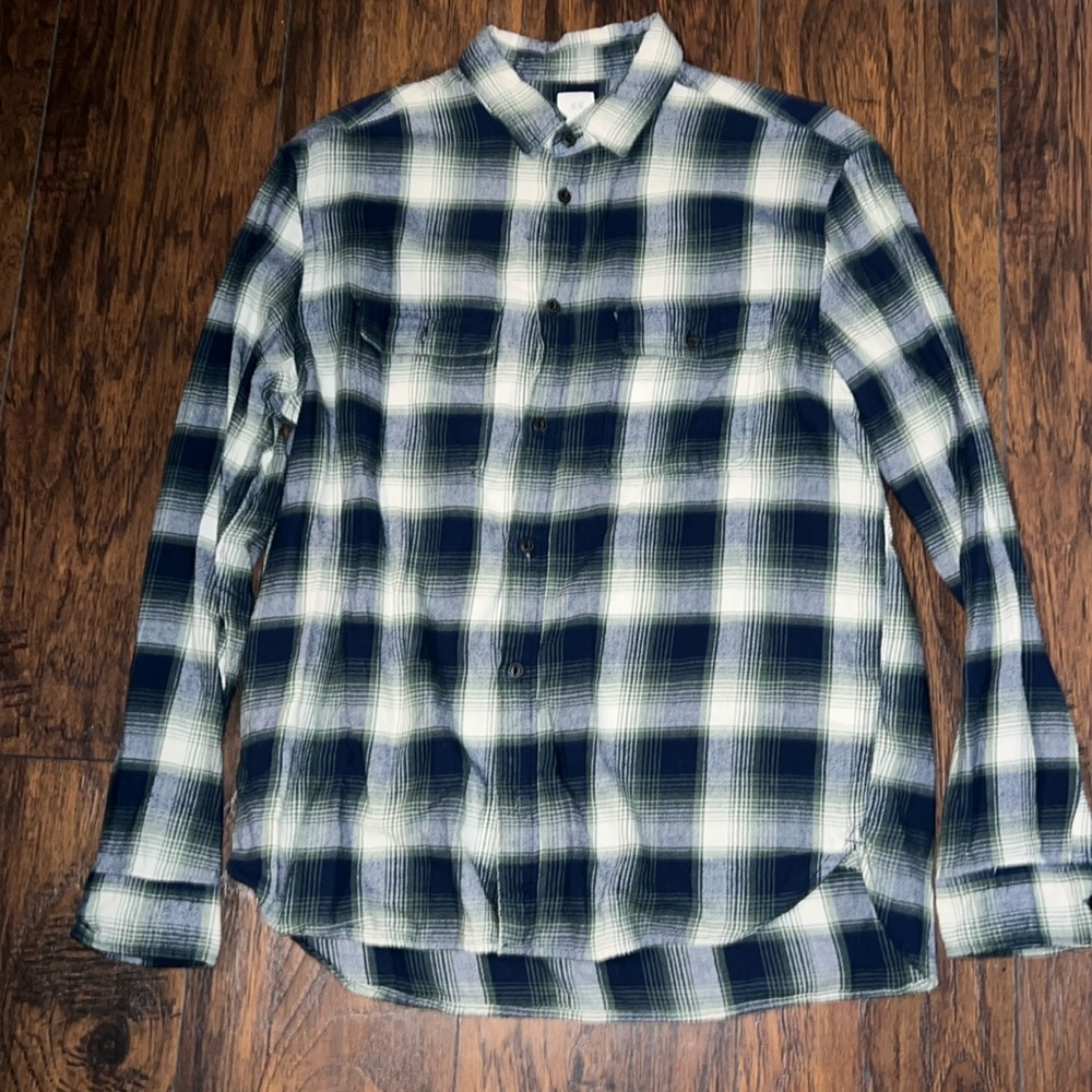 H&M Flannel Button Down

Worn Once

Size Large